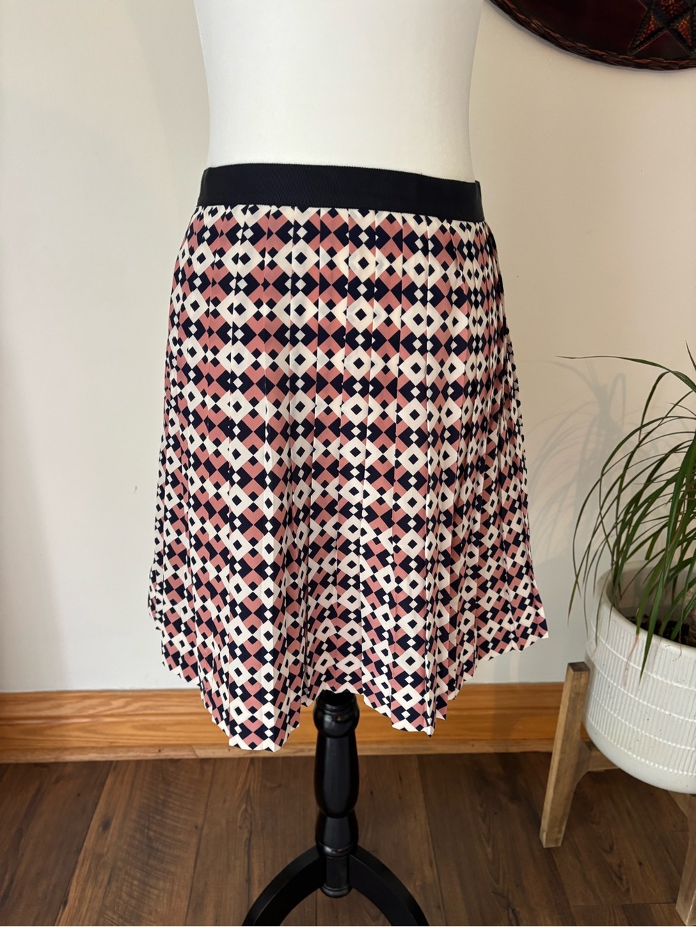 J.Crew Silk Preppy Feminine Geometric Print Pink and Black A-Line Skirt Sz 12